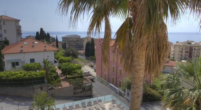 Hotel Casella Pietra Ligure Extérieur photo